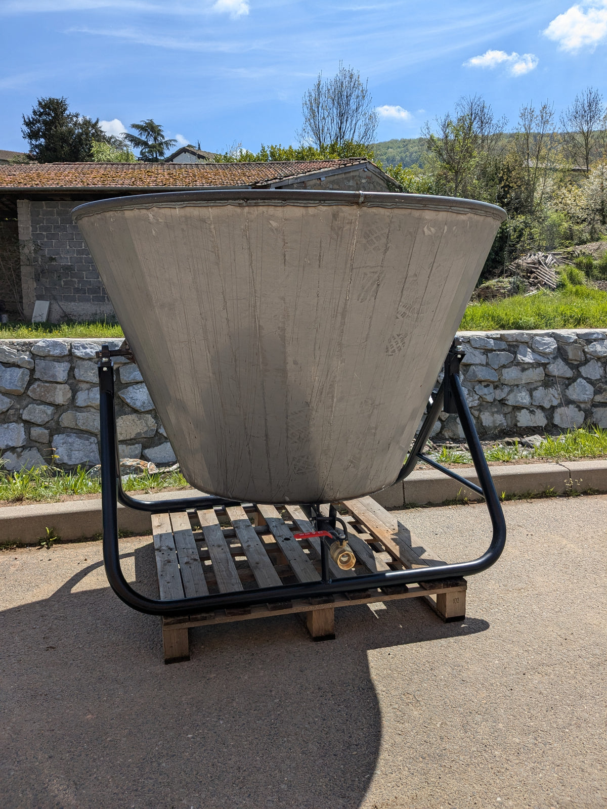 Pyrolyseur Kon Tiki pour production de 1 m3 de biochar par batch